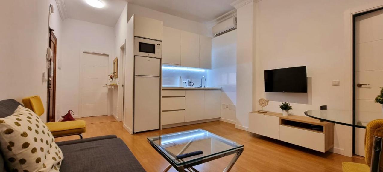 Gleaming & Well Located Apartment In Malaga Center Exterior photo